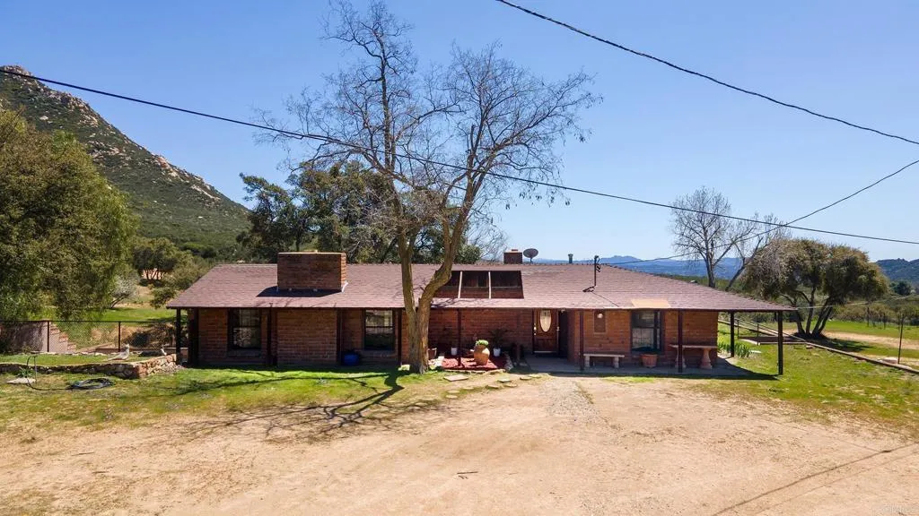 https://cdn.realtyfeed.com/cdn/127/306413815/707f6038ea0ee16d4e96465edf0027cb.webp