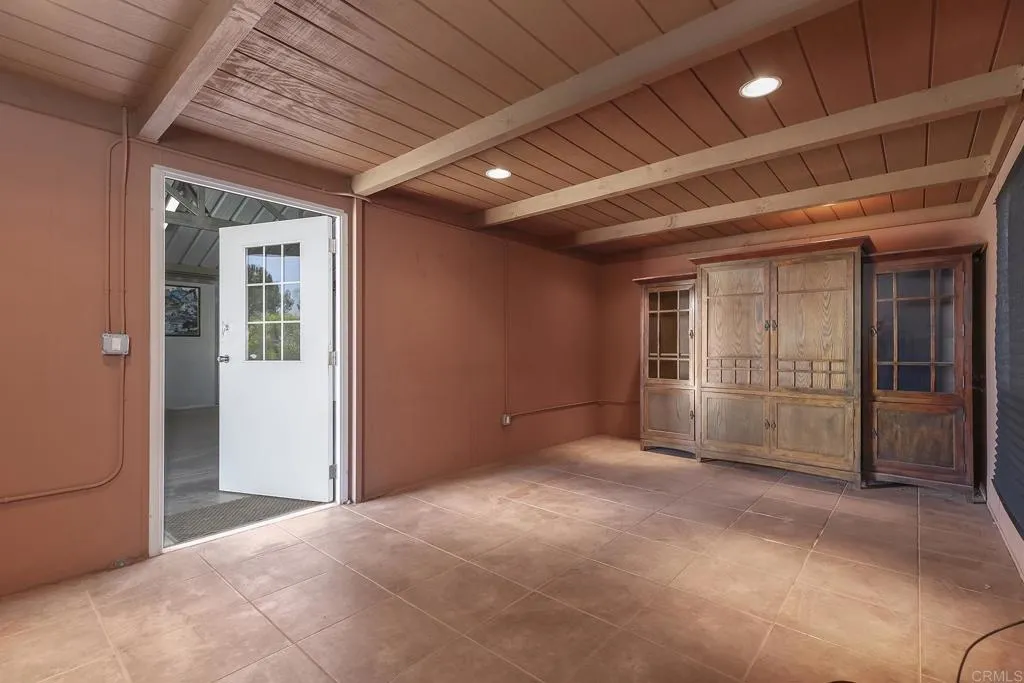 https://cdn.realtyfeed.com/cdn/127/306413815/7d1ac037eec7a85db629f5d327fc0e11.webp
