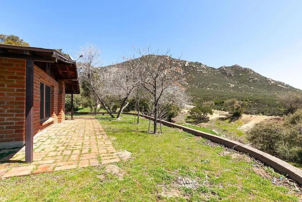 https://cdn.realtyfeed.com/cdn/127/306413815/9010475a1cc39f7065ede3cb0d36abea.webp
