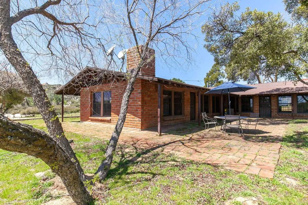 https://cdn.realtyfeed.com/cdn/127/306413815/b23b8a1a66106c4048b6d0d7ad745cba.webp
