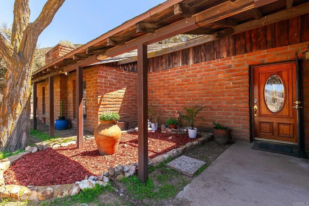 https://cdn.realtyfeed.com/cdn/127/306413815/b81af5b53ebada3d7c28147593a8f4aa.webp