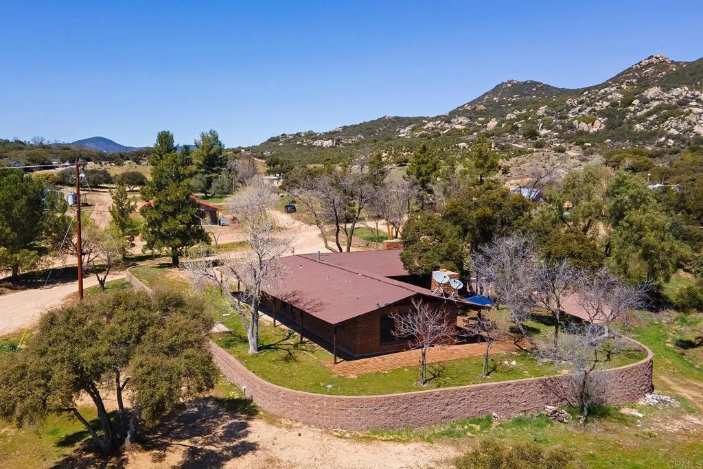 https://cdn.realtyfeed.com/cdn/127/306413815/dd2a029d4dd5400c48484f60fa57b137.webp