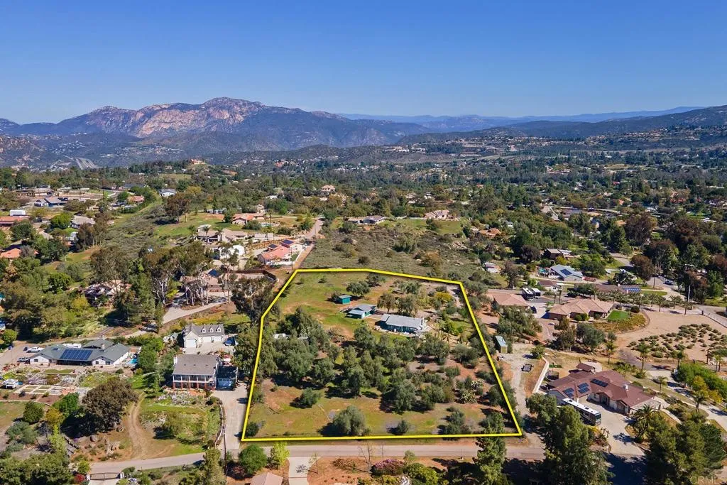 https://cdn.realtyfeed.com/cdn/127/306413891/2ca6f79b8d1162ba686212a861e86a30.webp