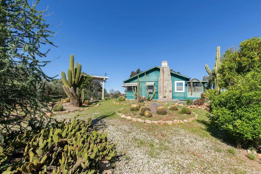 https://cdn.realtyfeed.com/cdn/127/306413891/4ce4eae14bde1a4ebaf351b0634da5e9.webp