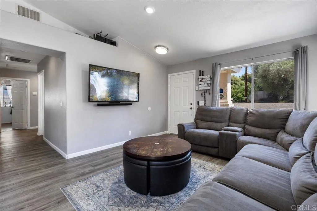 https://cdn.realtyfeed.com/cdn/127/306414535/22ff6917e0e8159fa0be8d7d24cb7a20.webp