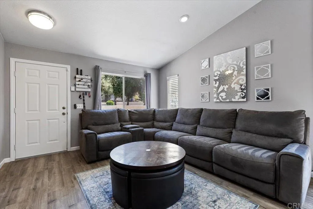 https://cdn.realtyfeed.com/cdn/127/306414535/7c265ec9a86a594db9167974ceeac666.webp