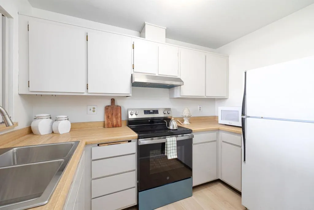 https://cdn.realtyfeed.com/cdn/127/306414717/0f1492a1cc9d2adfd80757e4284acf56.webp