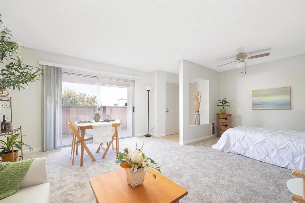 https://cdn.realtyfeed.com/cdn/127/306414717/1f8cbb0f94fac1803b18c252bbc1a013.webp