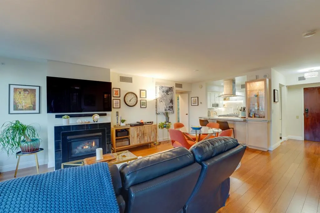 https://cdn.realtyfeed.com/cdn/127/306414969/53066ba299bc58c8d73217d98b263f30.webp