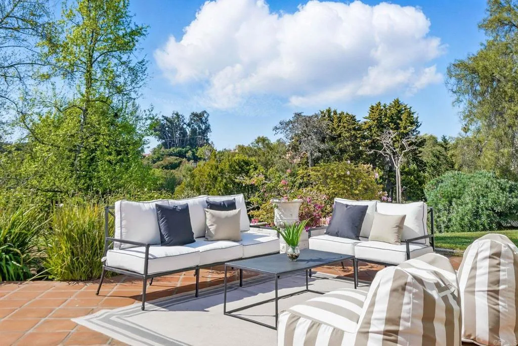 https://cdn.realtyfeed.com/cdn/127/306414974/39eb75d31849d496200357a86561eabe.webp