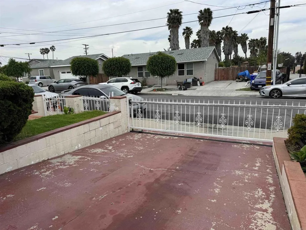 https://cdn.realtyfeed.com/cdn/127/306415069/e312fbf6e2743d3ce3debe9cbd2d245e.webp