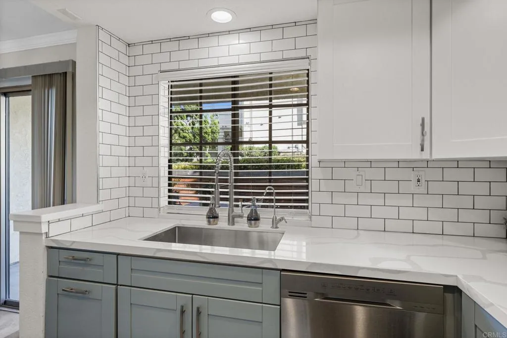 https://cdn.realtyfeed.com/cdn/127/306415101/4b8f92741758bb7a56b1cf21ddd67c3a.webp