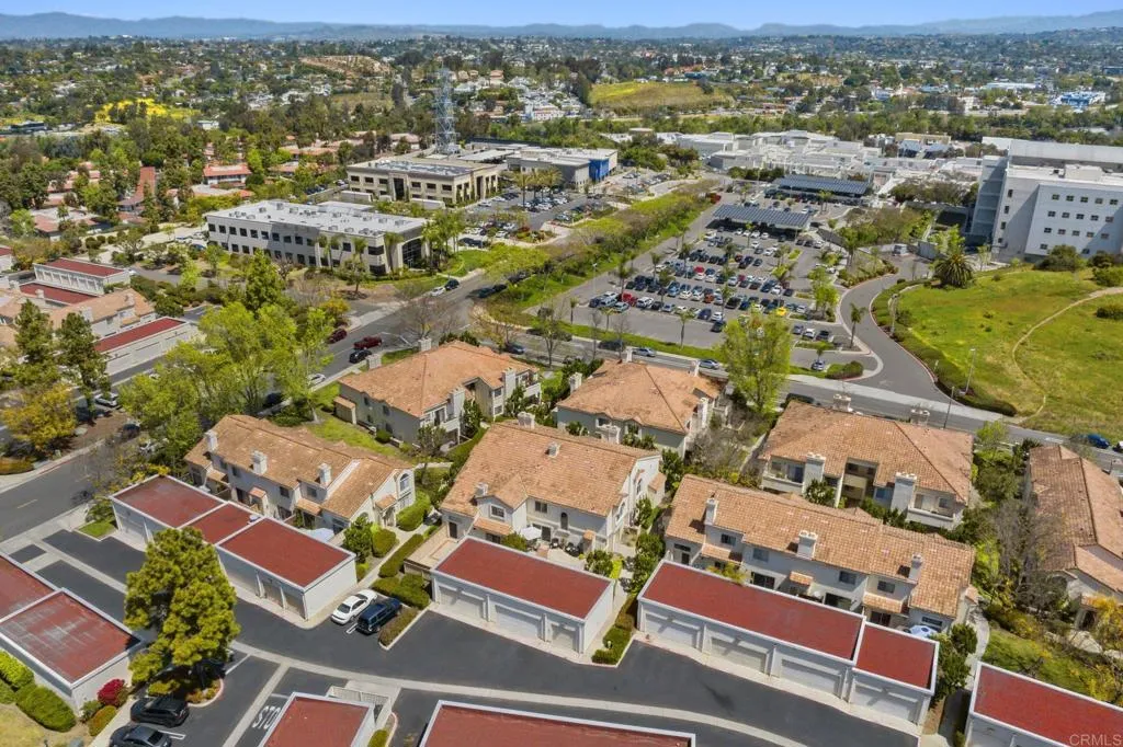 https://cdn.realtyfeed.com/cdn/127/306415101/83f1dff6c8a26941d8a0f43ae149d931.webp