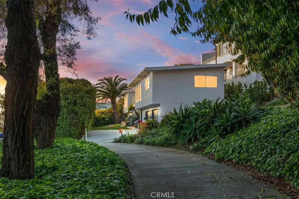 2516 Bayside Drive, Corona Del Mar, Ca 92625 - Photo 3 of 32, Corona Del Mar, CA