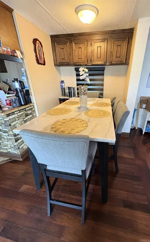 https://cdn.realtyfeed.com/cdn/127/306415403/25100e56ce7476ad9ede0a416d8fb556.webp