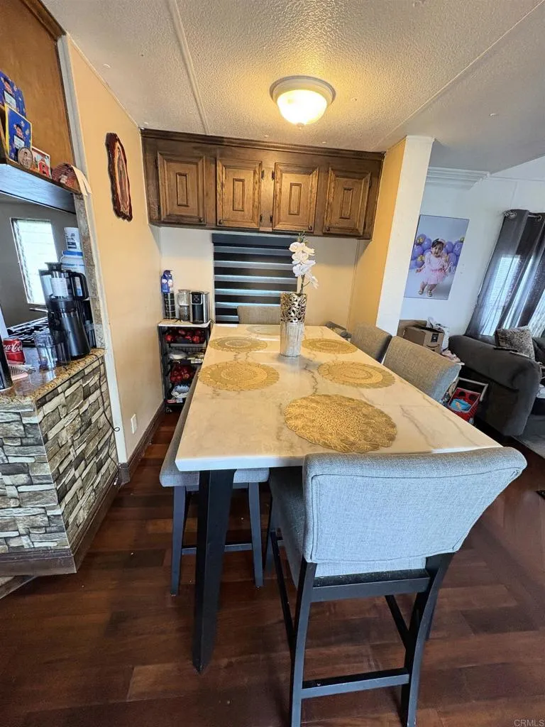 https://cdn.realtyfeed.com/cdn/127/306415403/3058181070f7b5c6ca8a30b9be5d8755.webp