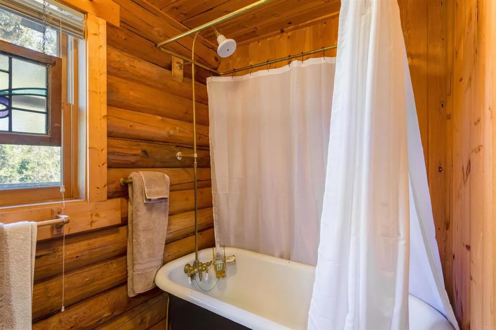 https://cdn.realtyfeed.com/cdn/127/306415585/5e32410d28d82154fbe42dd27cfc3e52.webp