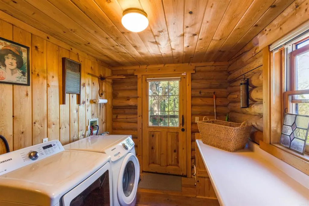 https://cdn.realtyfeed.com/cdn/127/306415585/bc7668c88ffd0749f336e90b41af1b31.webp