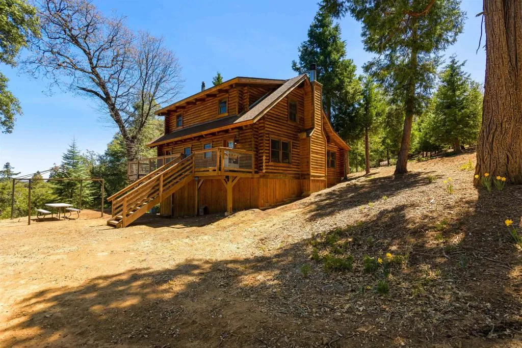 https://cdn.realtyfeed.com/cdn/127/306415585/dfc8c59cd57e875b5213323a892c65b3.webp