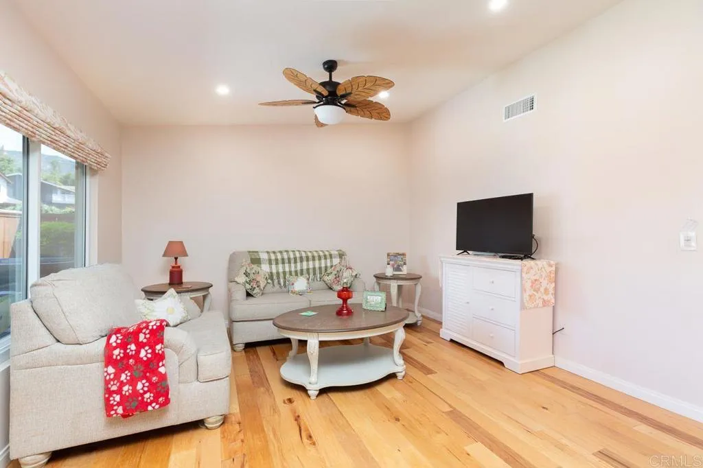https://cdn.realtyfeed.com/cdn/127/306415632/41a12d3d94db4311c15baa94a7d8dcb4.webp