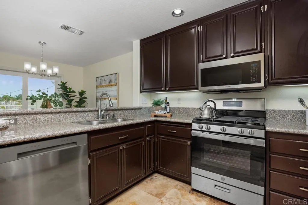 https://cdn.realtyfeed.com/cdn/127/306415729/d480d5f7b0986bc0a13bbbf0f059f705.webp