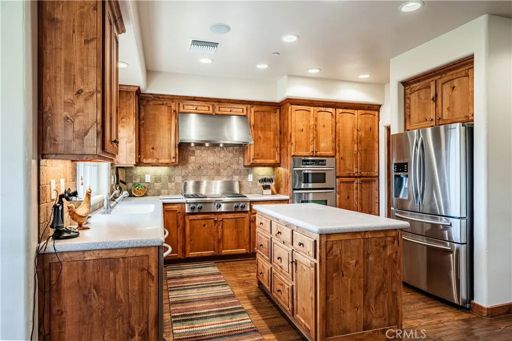 https://cdn.realtyfeed.com/cdn/127/306415863/0c9fa14a47a4f2f4cda9bdf34e791c62.webp