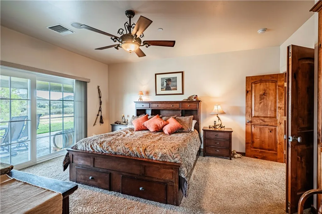 https://cdn.realtyfeed.com/cdn/127/306415863/18a6103d85b3b8709c01267c9ad10789.webp