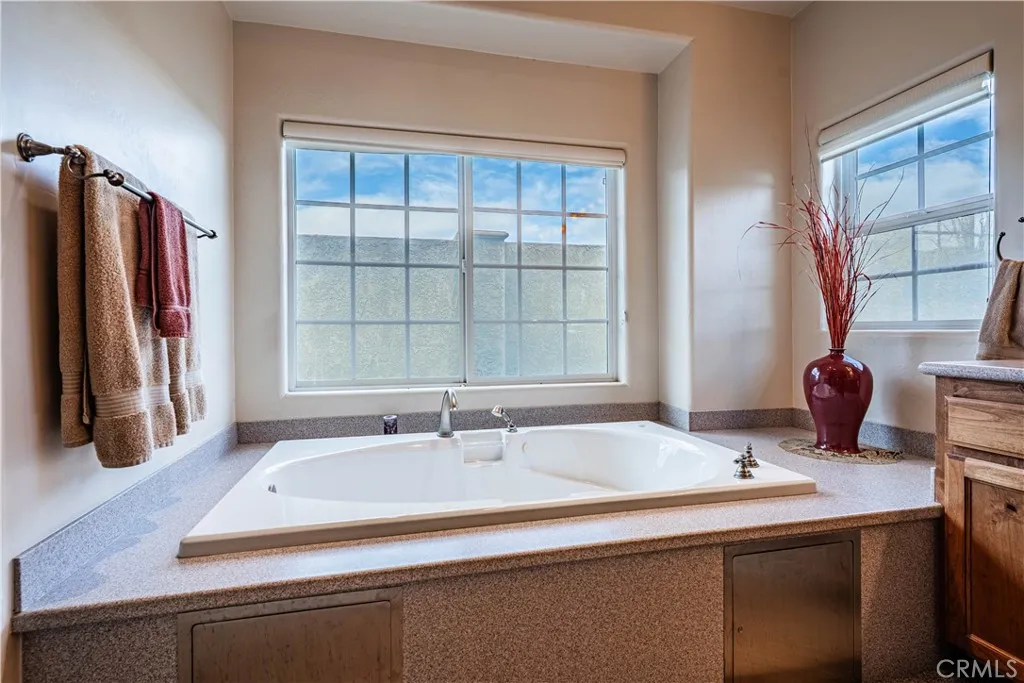 https://cdn.realtyfeed.com/cdn/127/306415863/2dd3124fb17b9321d76581e5af936583.webp