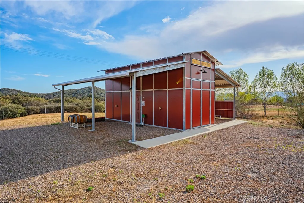 https://cdn.realtyfeed.com/cdn/127/306415863/689bbf7df0bc5457beb289ca7ef596de.webp