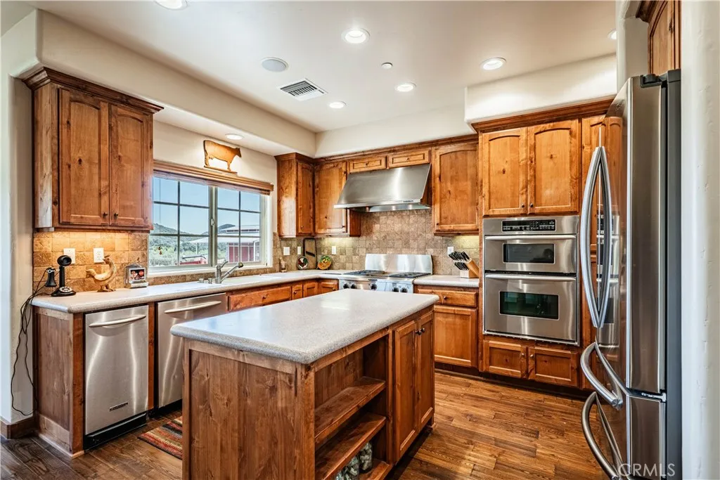 https://cdn.realtyfeed.com/cdn/127/306415863/8a712e7387407d1d409d2ffe2fe93e48.webp