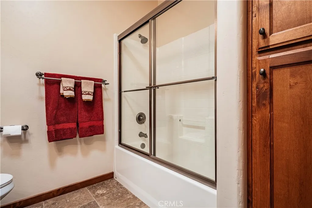 https://cdn.realtyfeed.com/cdn/127/306415863/cd05950580d96561661313f1be74cdbe.webp