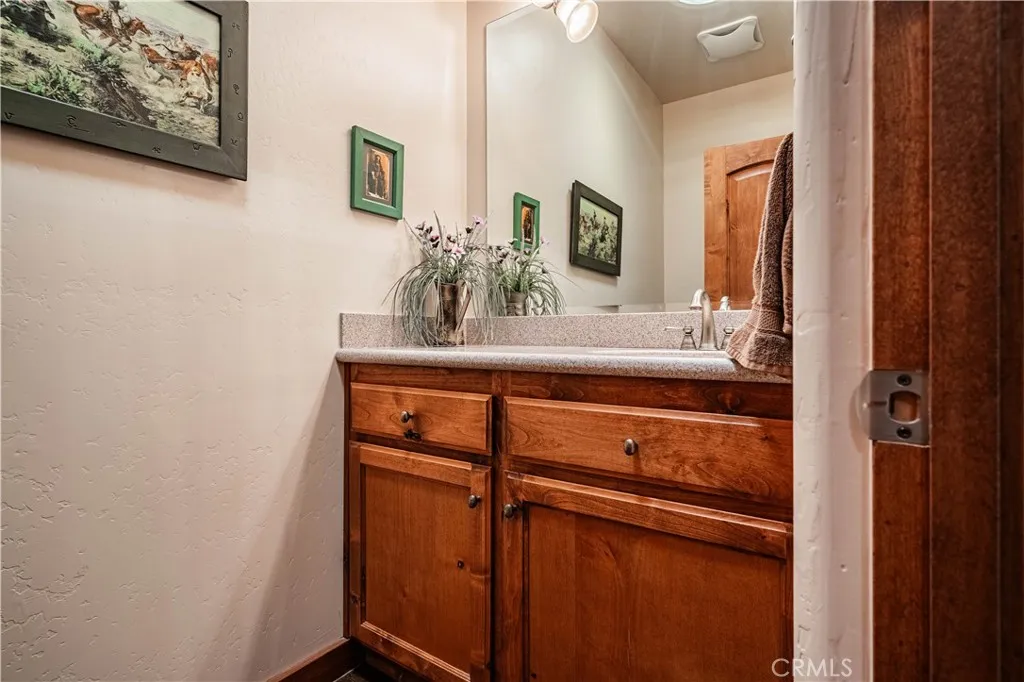 https://cdn.realtyfeed.com/cdn/127/306415863/de082da7b35b46547334df1448bf24ae.webp