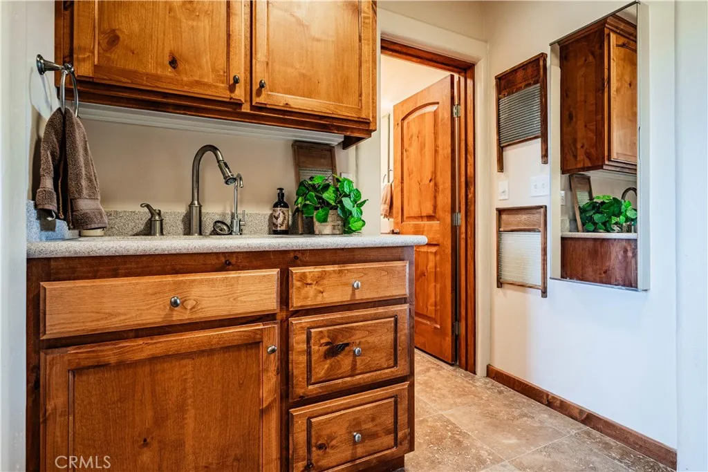 https://cdn.realtyfeed.com/cdn/127/306415863/ea98c64add1fd71741353ddb54d8c3c9.webp