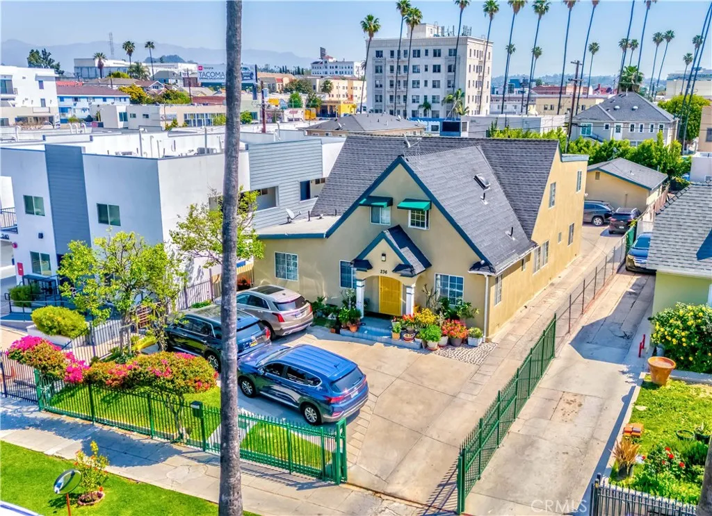 Los Angeles, CA 90004