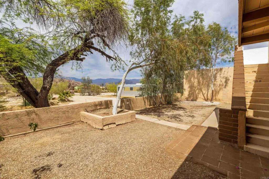 https://cdn.realtyfeed.com/cdn/127/306415984/8c82da24842e321cb121ca8889e9135d.webp