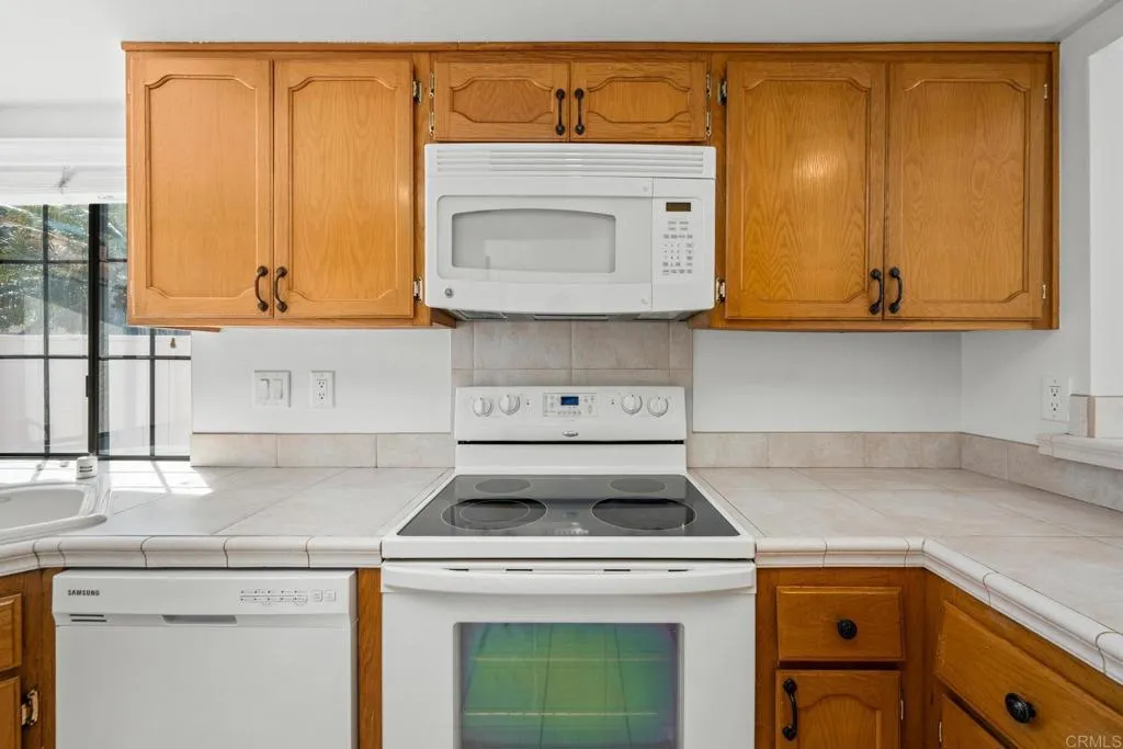 Photo #6: NDP2503692 Listing 