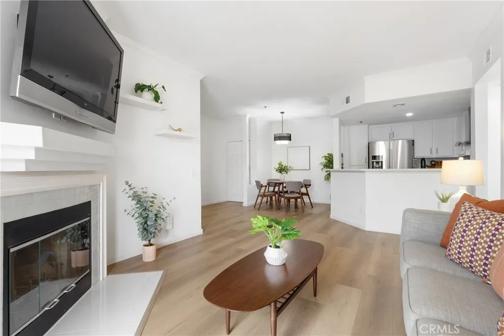 https://cdn.realtyfeed.com/cdn/127/306416106/0dfbba6b73aaa9a704a5d241c282fbd2.webp