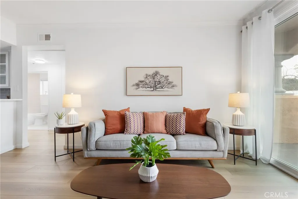 https://cdn.realtyfeed.com/cdn/127/306416106/7daaf7f8c6baa822d5ffe427820b017a.webp