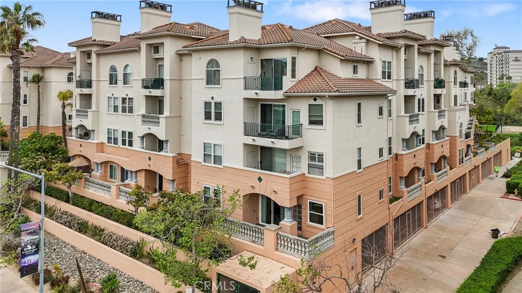 https://cdn.realtyfeed.com/cdn/127/306416106/90f76ee24b4592a87015b2d401a172f5.webp