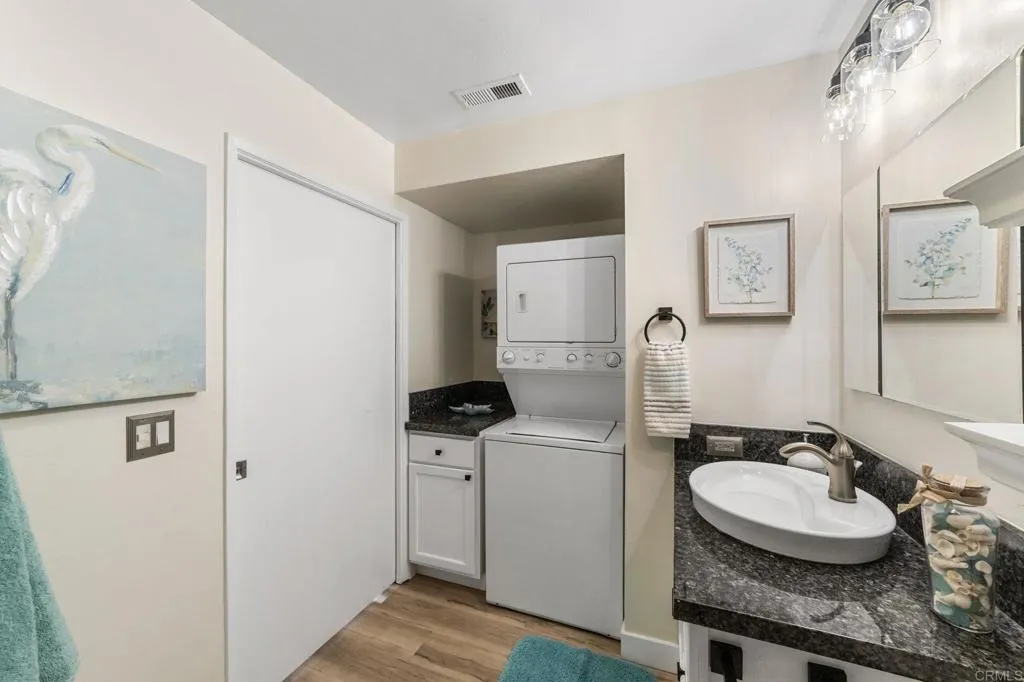 https://cdn.realtyfeed.com/cdn/127/306416297/e25e9ee405ff750972917f804262f53a.webp