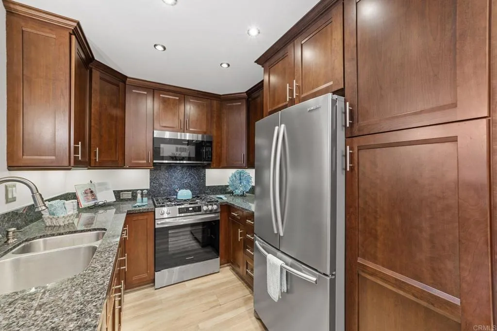 https://cdn.realtyfeed.com/cdn/127/306416297/ee93026fe6dd2192902221ecffa4c057.webp