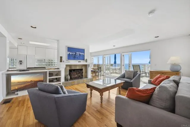 https://cdn.realtyfeed.com/cdn/127/306416367/727aded3c36b6a94a38f53ea5558de05.webp