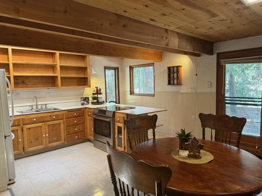https://cdn.realtyfeed.com/cdn/127/306416508/a250a2c50fda00254954d3360c79a27d.webp