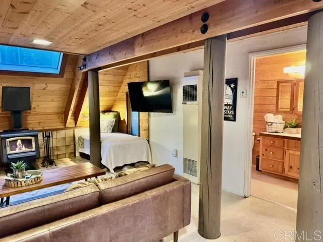 https://cdn.realtyfeed.com/cdn/127/306416508/af82a74bfbef93afc2f93080560fbd4a.webp