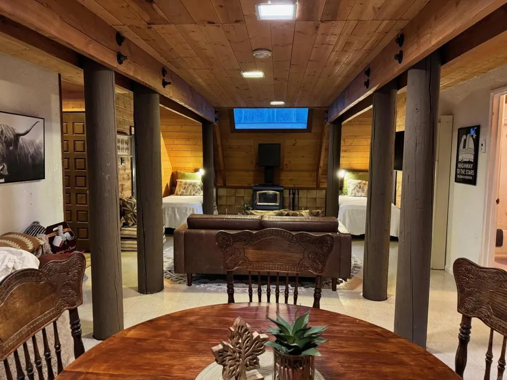 https://cdn.realtyfeed.com/cdn/127/306416508/ff6ddf63fd2cecb181b5a3580b206f0f.webp