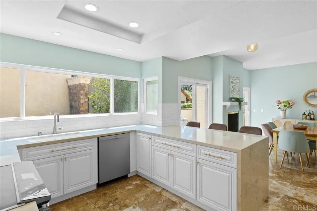 https://cdn.realtyfeed.com/cdn/127/306416733/ea813219ed393f36195515c567061d5f.webp