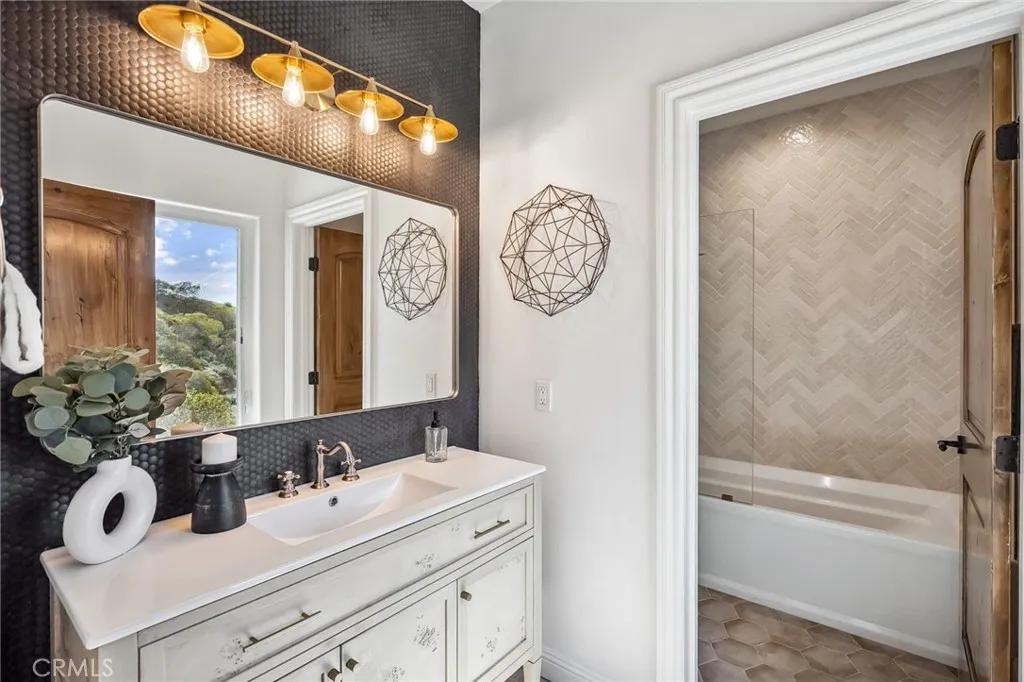https://cdn.realtyfeed.com/cdn/127/306417037/07e5be1e03ab8f0f9ad81b5a81a7a7fc.webp