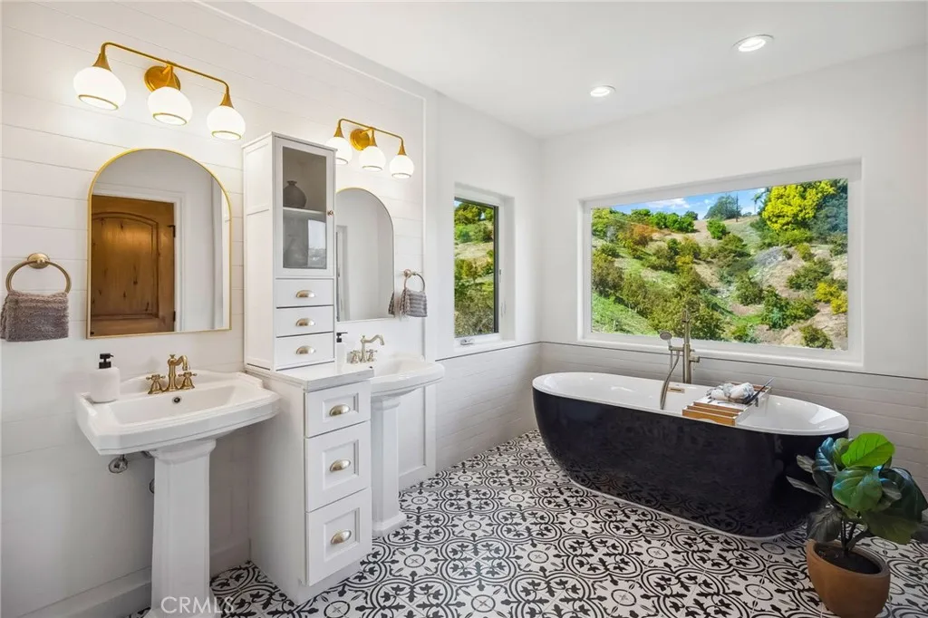 https://cdn.realtyfeed.com/cdn/127/306417037/0a5fb8edfc7ee95a52c1fc7ac4b1cd61.webp