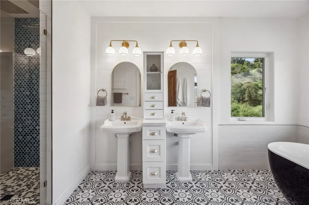 https://cdn.realtyfeed.com/cdn/127/306417037/16c08ca6b0e28633a5a993b6c3a9b6ef.webp