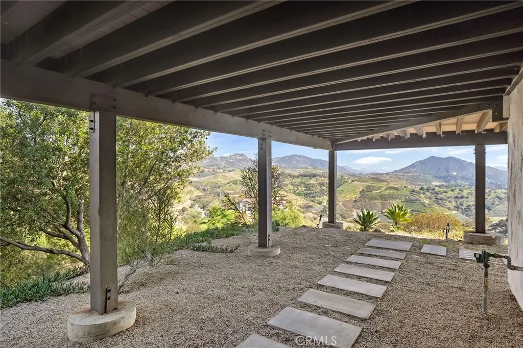 https://cdn.realtyfeed.com/cdn/127/306417037/45aa1771ecda34a8e7ba51832cdadffd.webp